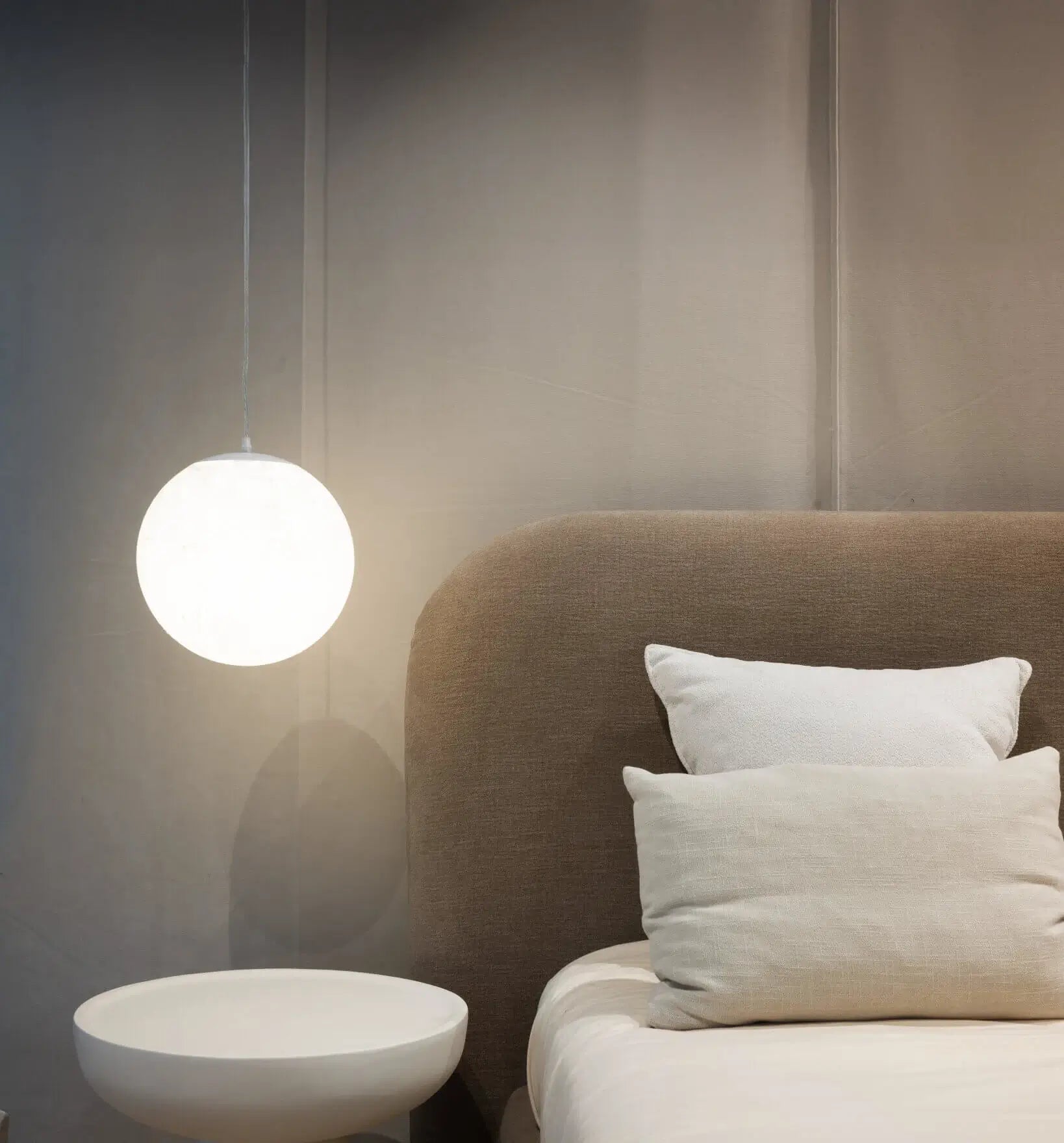 Cama Dana con canapé y tapicería personalizada para colchón 160x200 cm