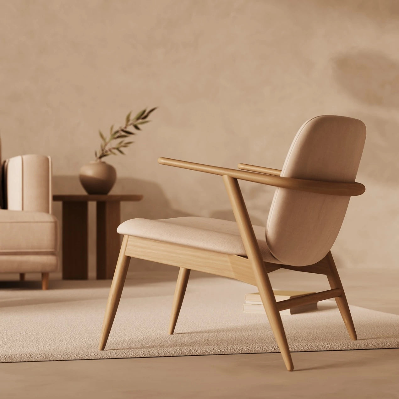 Butaca Lys con estructura de madera y tapicería vita creme