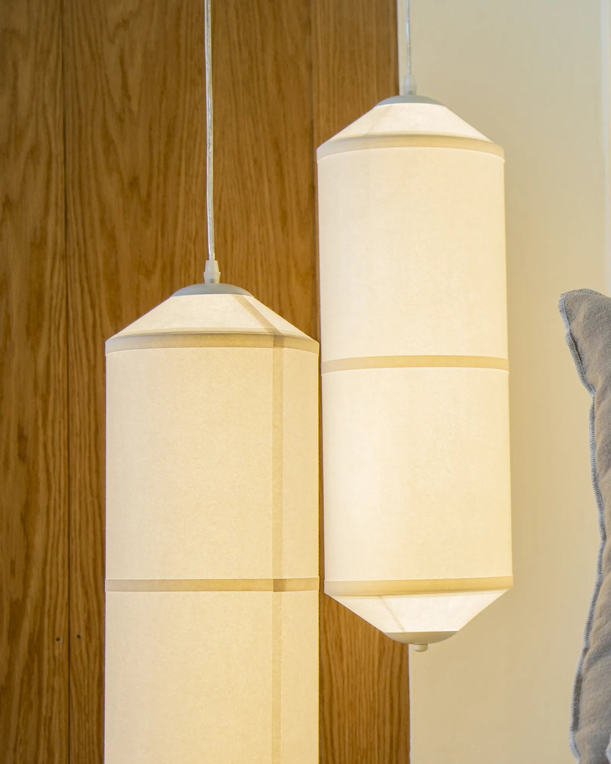 Lámpara techo colgante salón comedor papel mediana artesanal alargada Fuji
