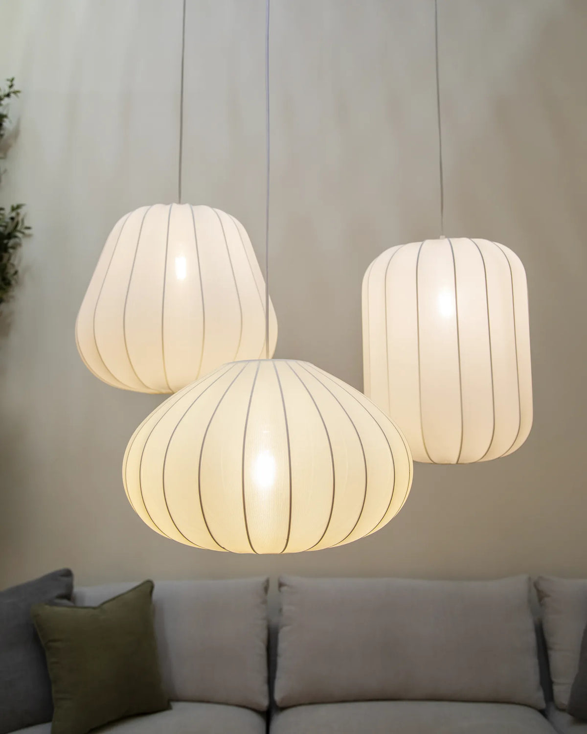 Lámpara techo colgante salón comedor tela mediana artesanal ovalada Lumi