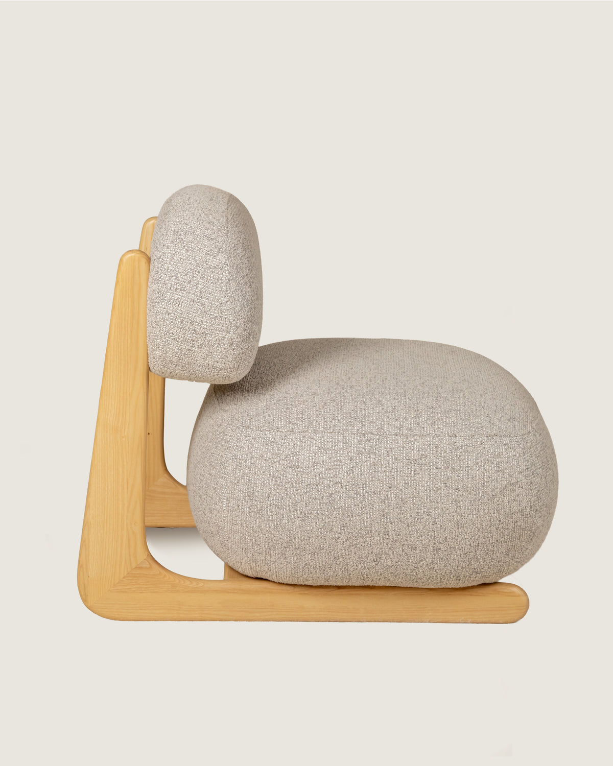 Mare armchair in ash with dolmen creme and dolmen ceniza upholstery