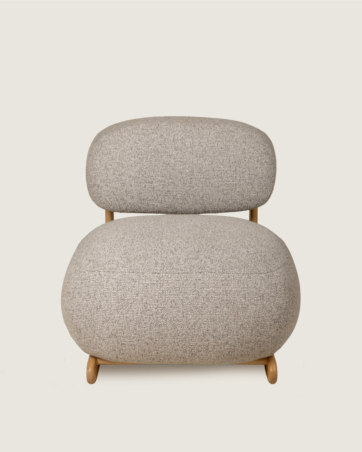 Mare armchair in ash with dolmen creme and dolmen ceniza upholstery