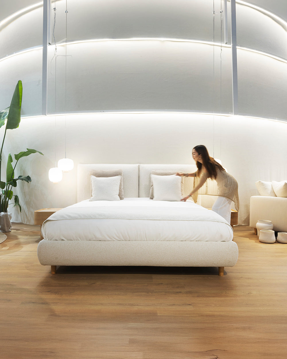 Delos bed with custom upholstery for a 160 x 200 mattress