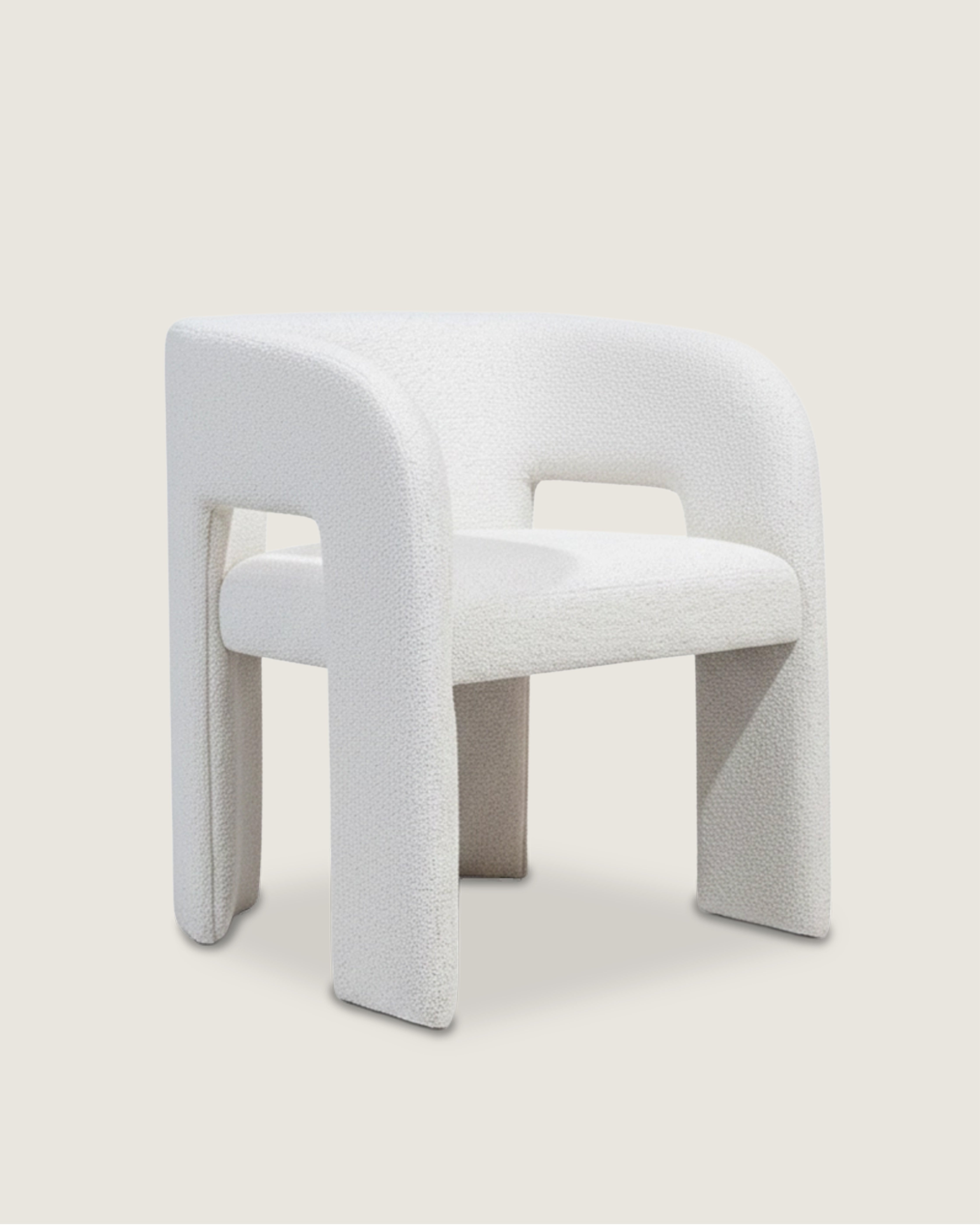 Silla Vera en tapicería dolmen creme