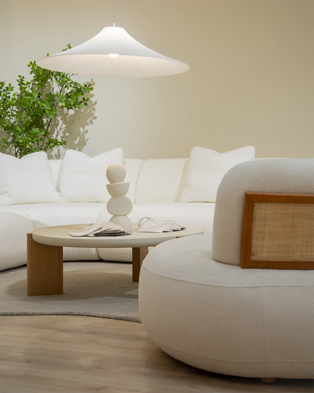 Medium round coffee table in premium-quality wood and liquid microcement, Nora oak