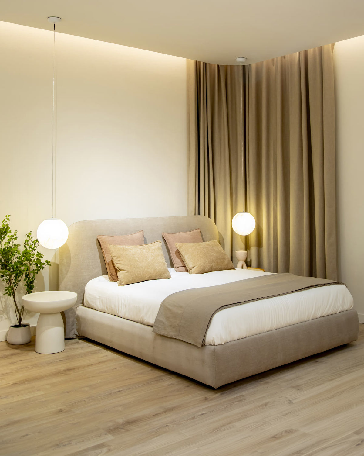 Mesa auxiliar salón comedor redonda microcemento calidad premium pequeña natural Rin