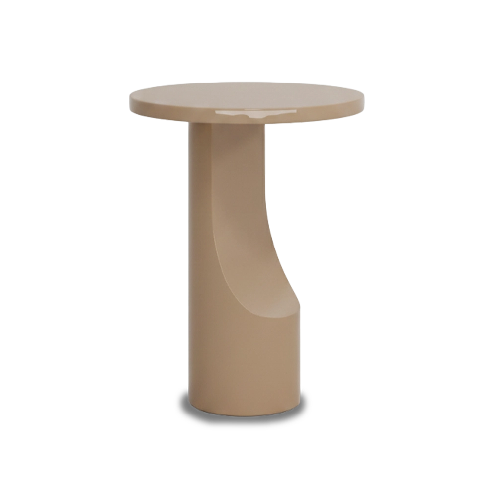 Alia round side table in microcement with a high-gloss finish