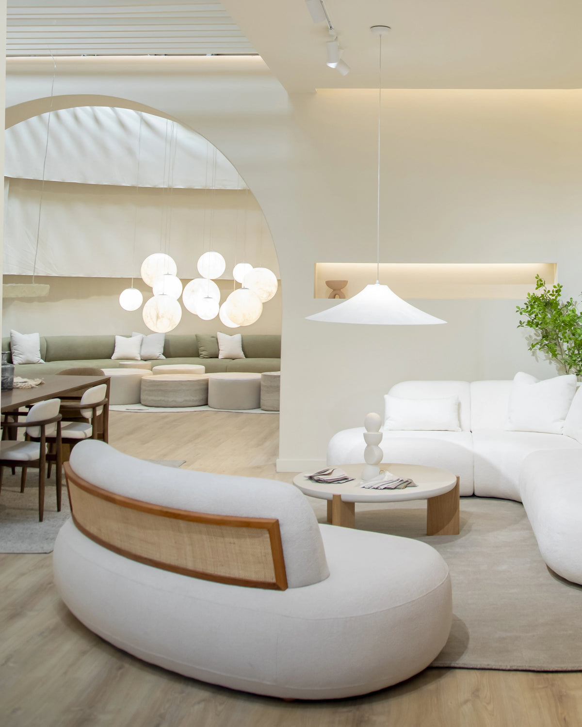 Onda 3 seater sofa upholstered in Duna Bone 220 cm