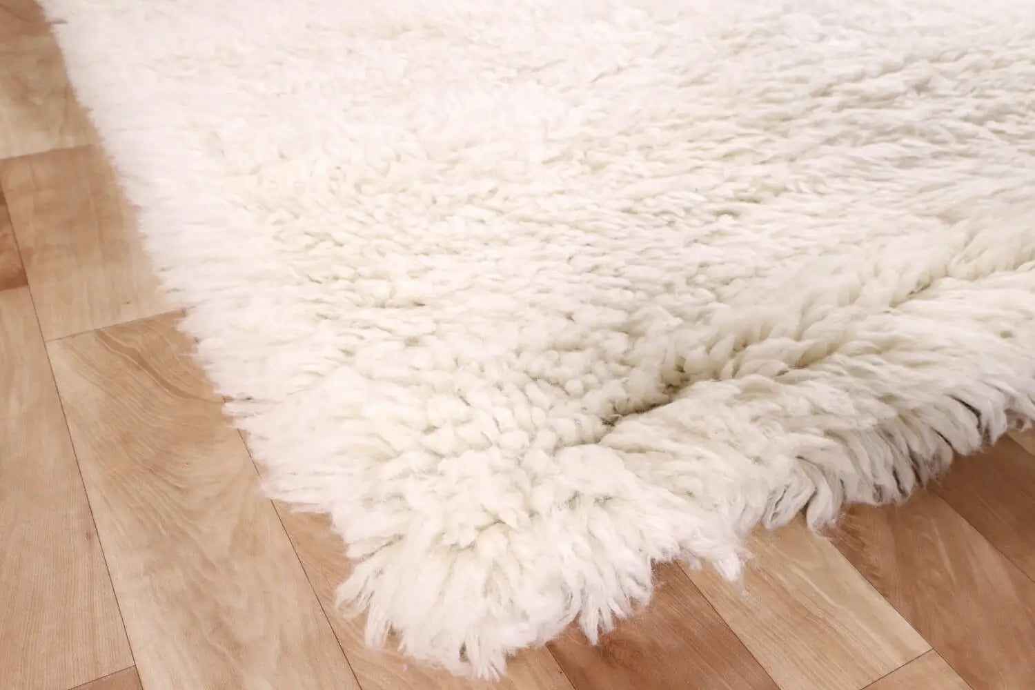 Bay wool tufted rug