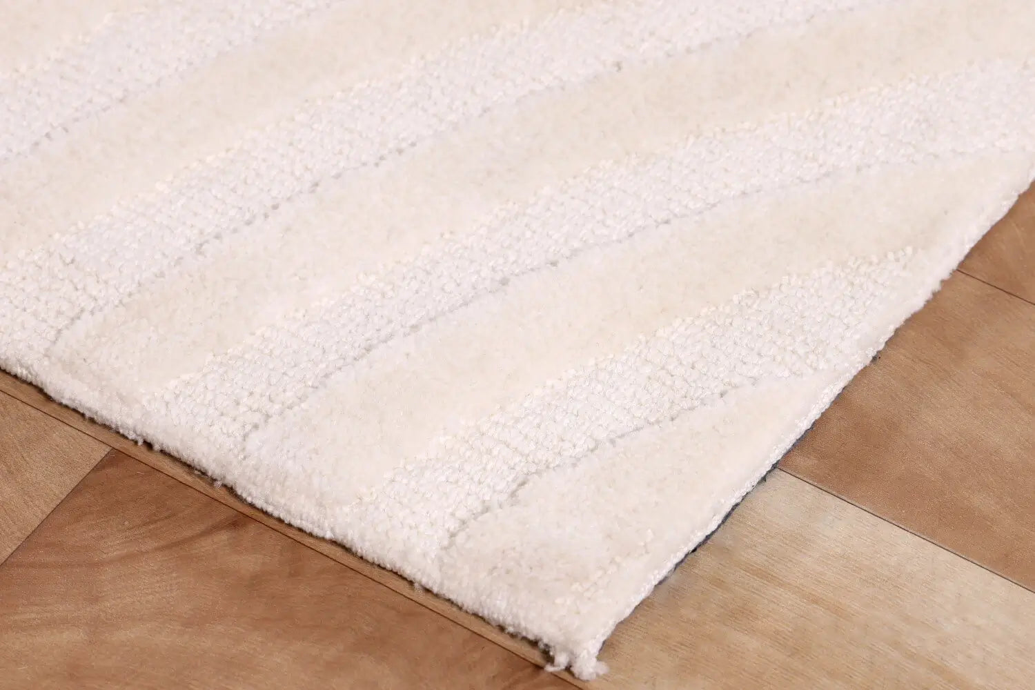 Isola polyester carpet