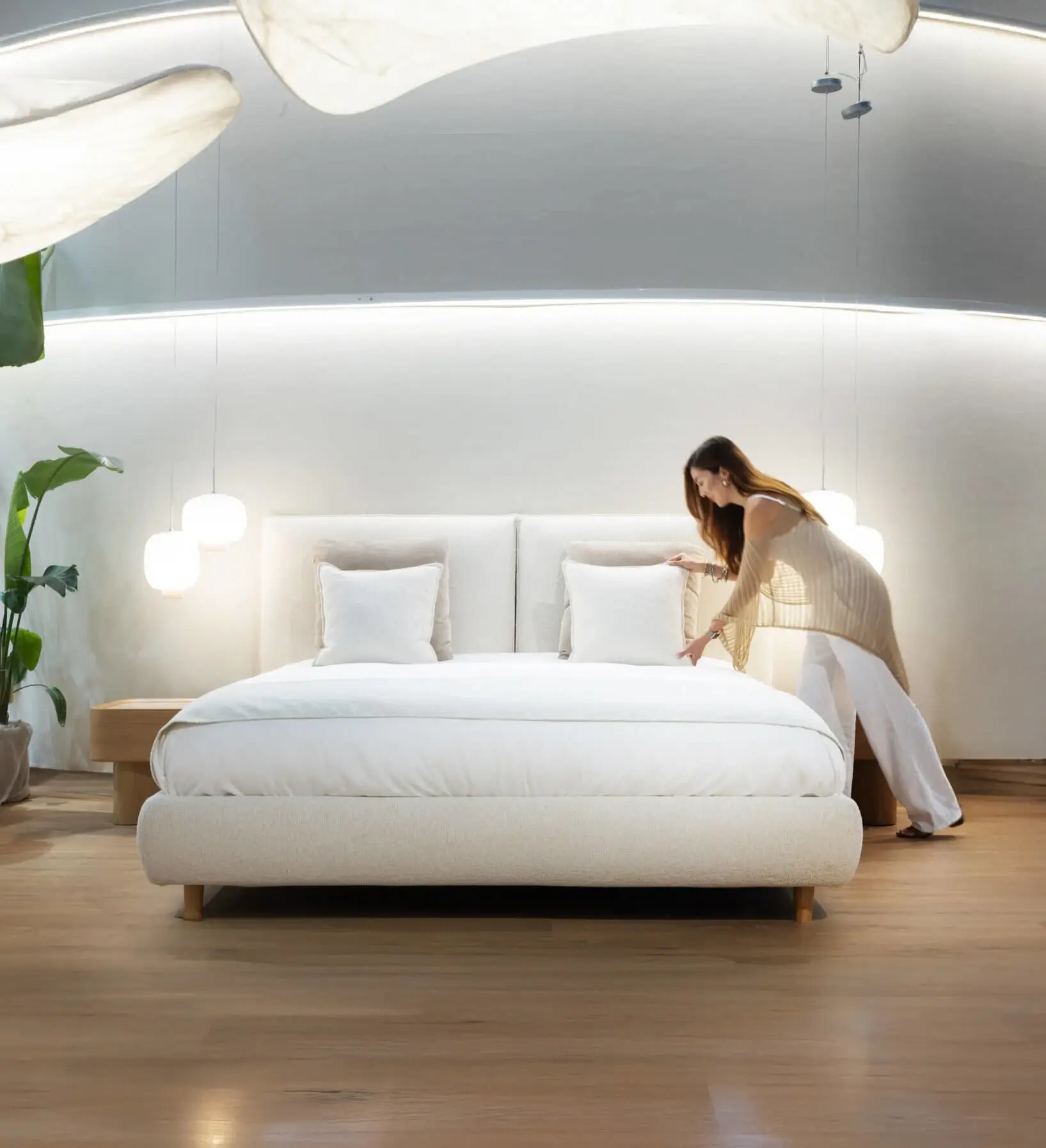 Cama Delos con tapicería personalizada para colchón de 160 x 200