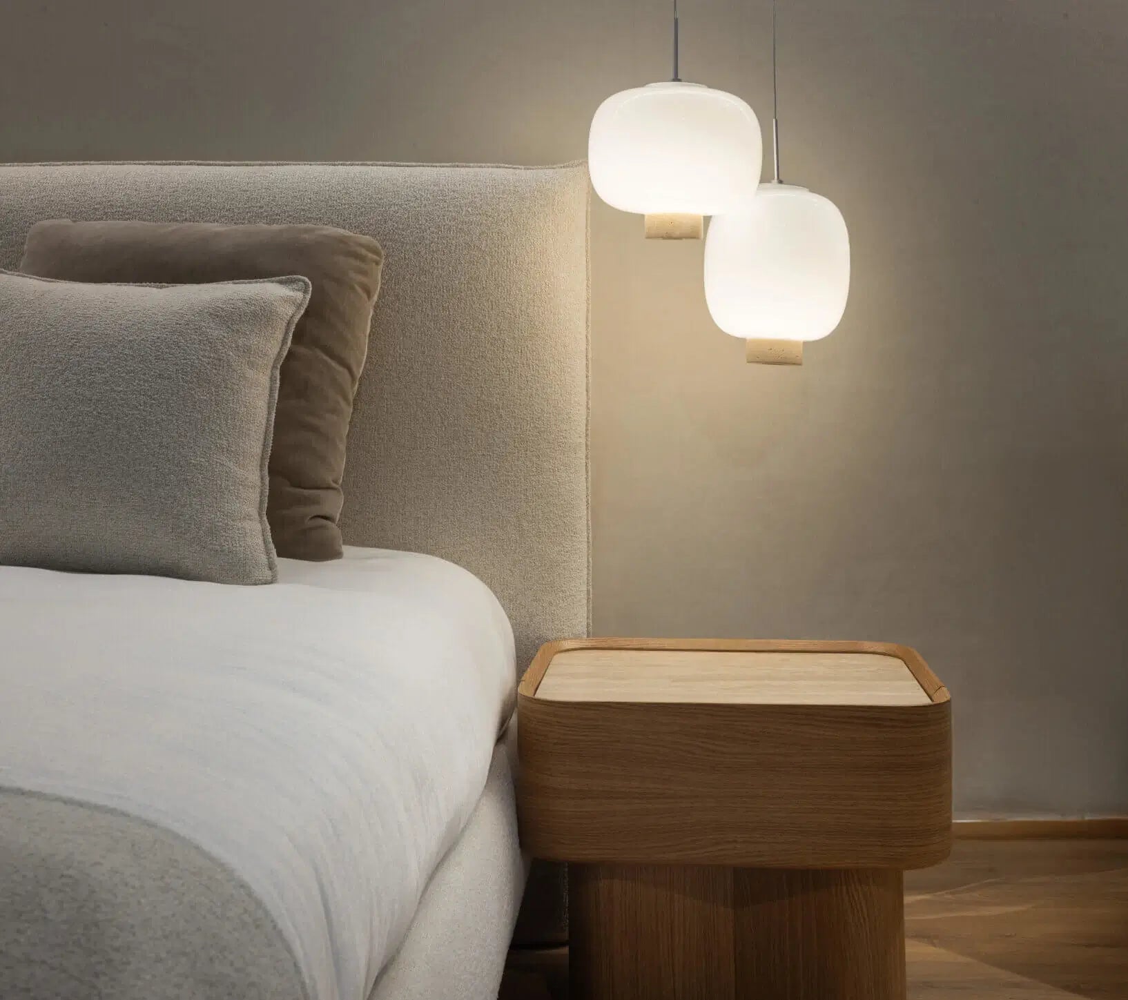 Cama Delos con tapicería personalizada para colchón de 160 x 200