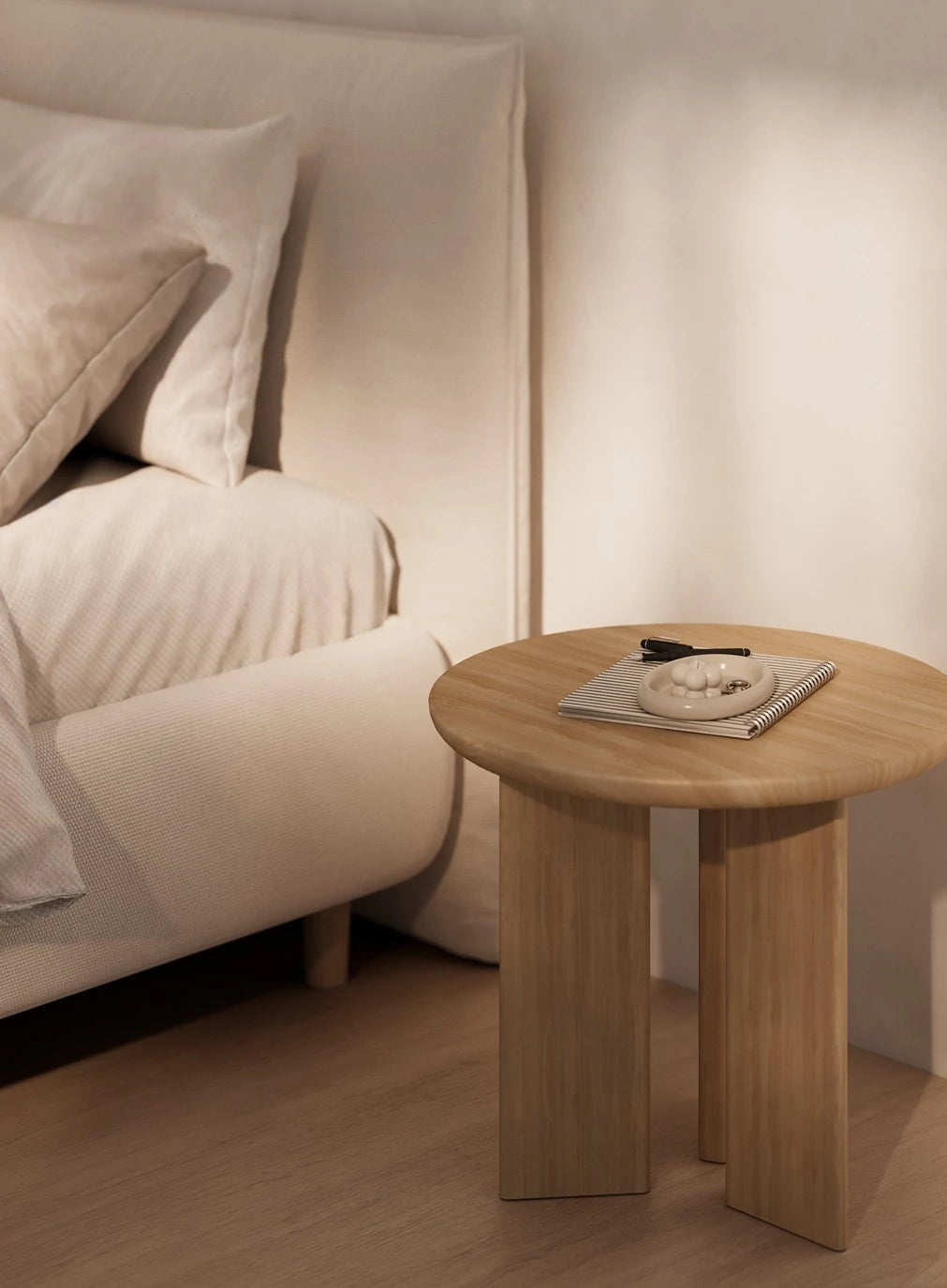 Mesa Zen auxiliar redonda en diferentes acabado en madera