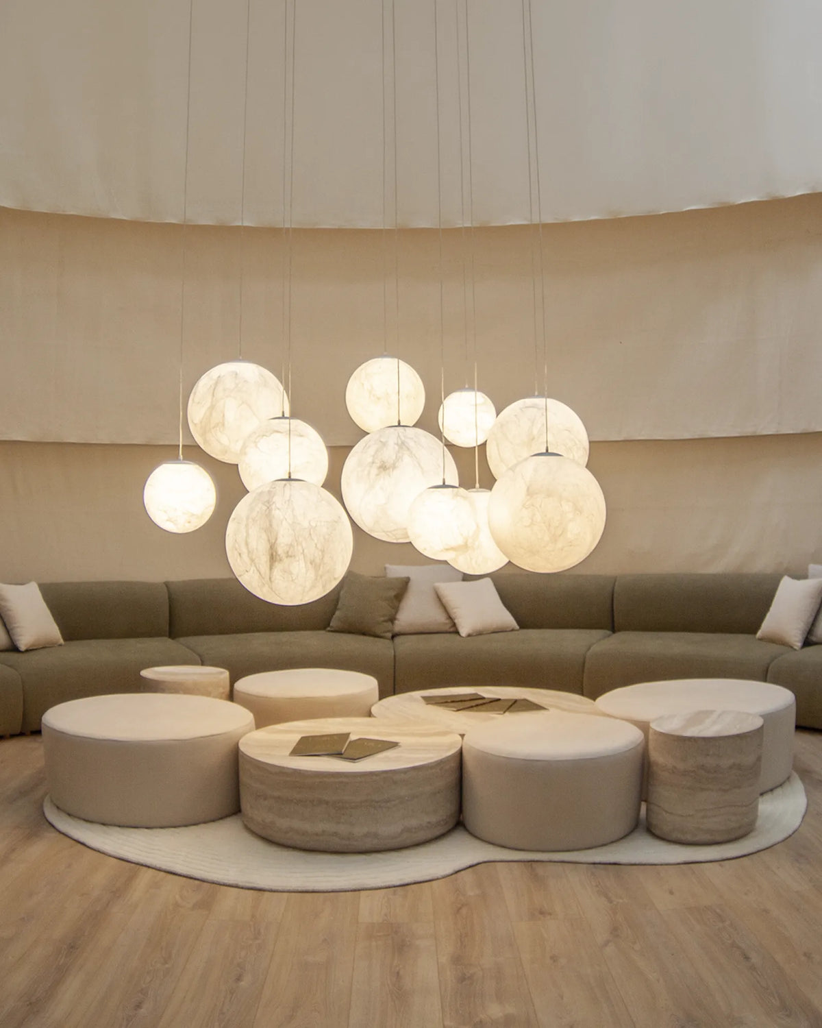 Lámpara techo colgante salón comedor seda natural multiformato artesanal redonda Orve
