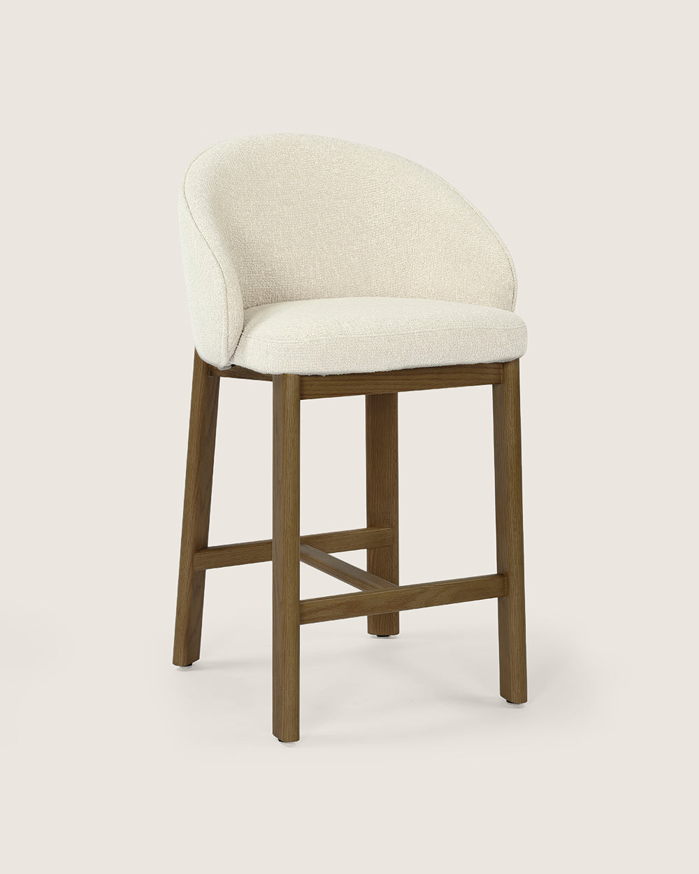 Taburete alto con respaldo tapizado en Dolmen Beige y patas de madera acabado en nogal Talia