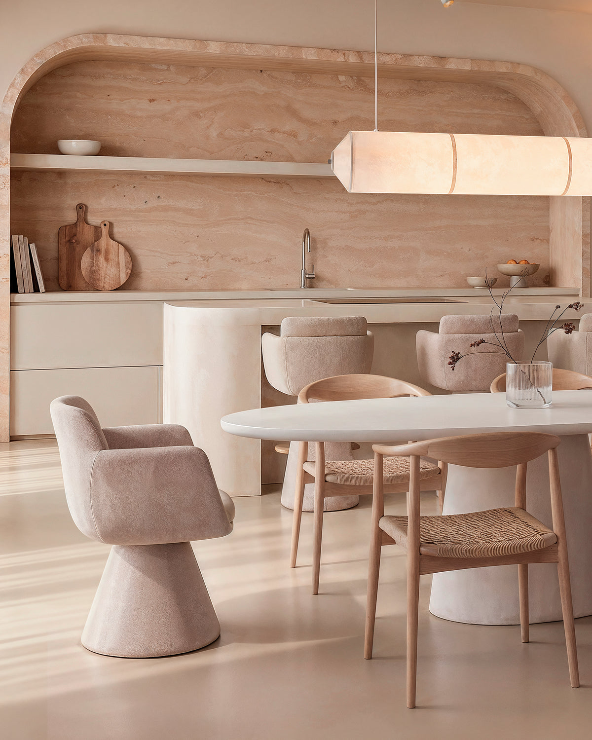 Silla de comedor giratoria con reposabrazos tapizada en Velia Beige Niza