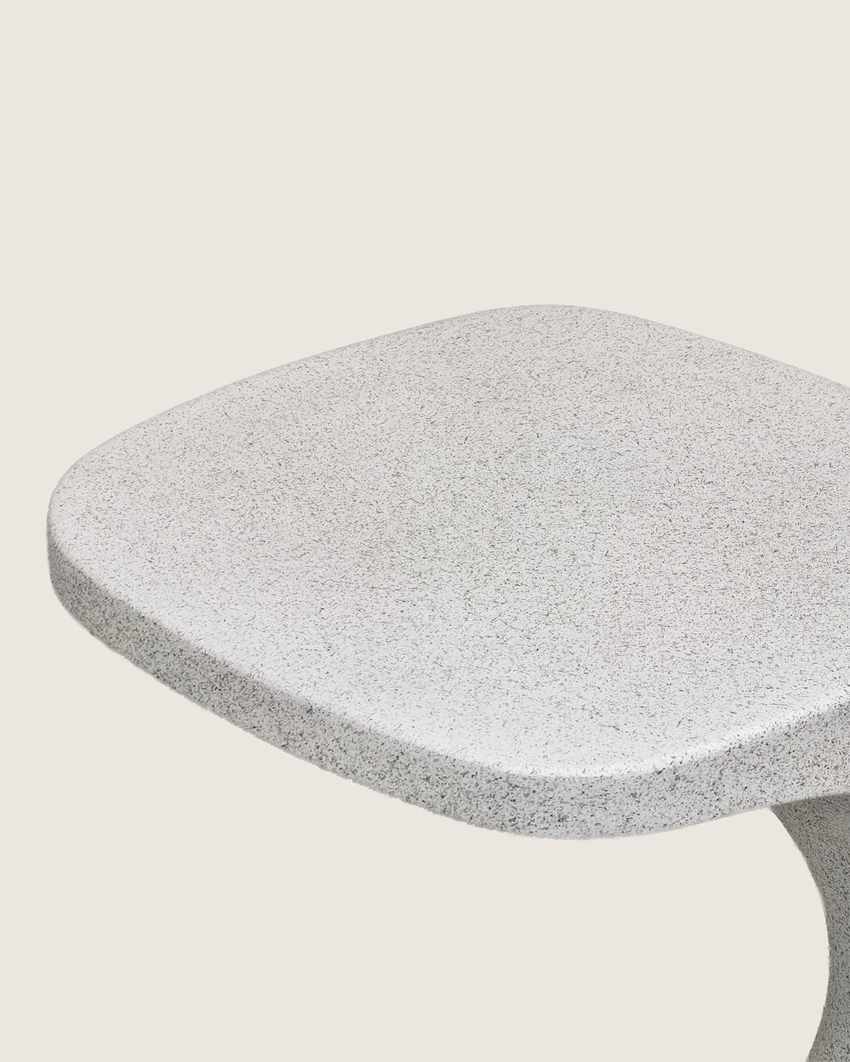 Mesa auxiliar cuadrada 39x39 en microterrazo Flint