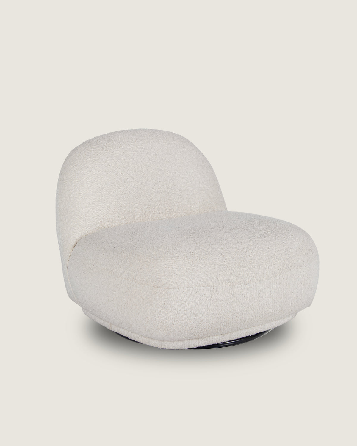 Butaca tapizada para salón o dormitorio blanca de diseño hecha a mano Elise