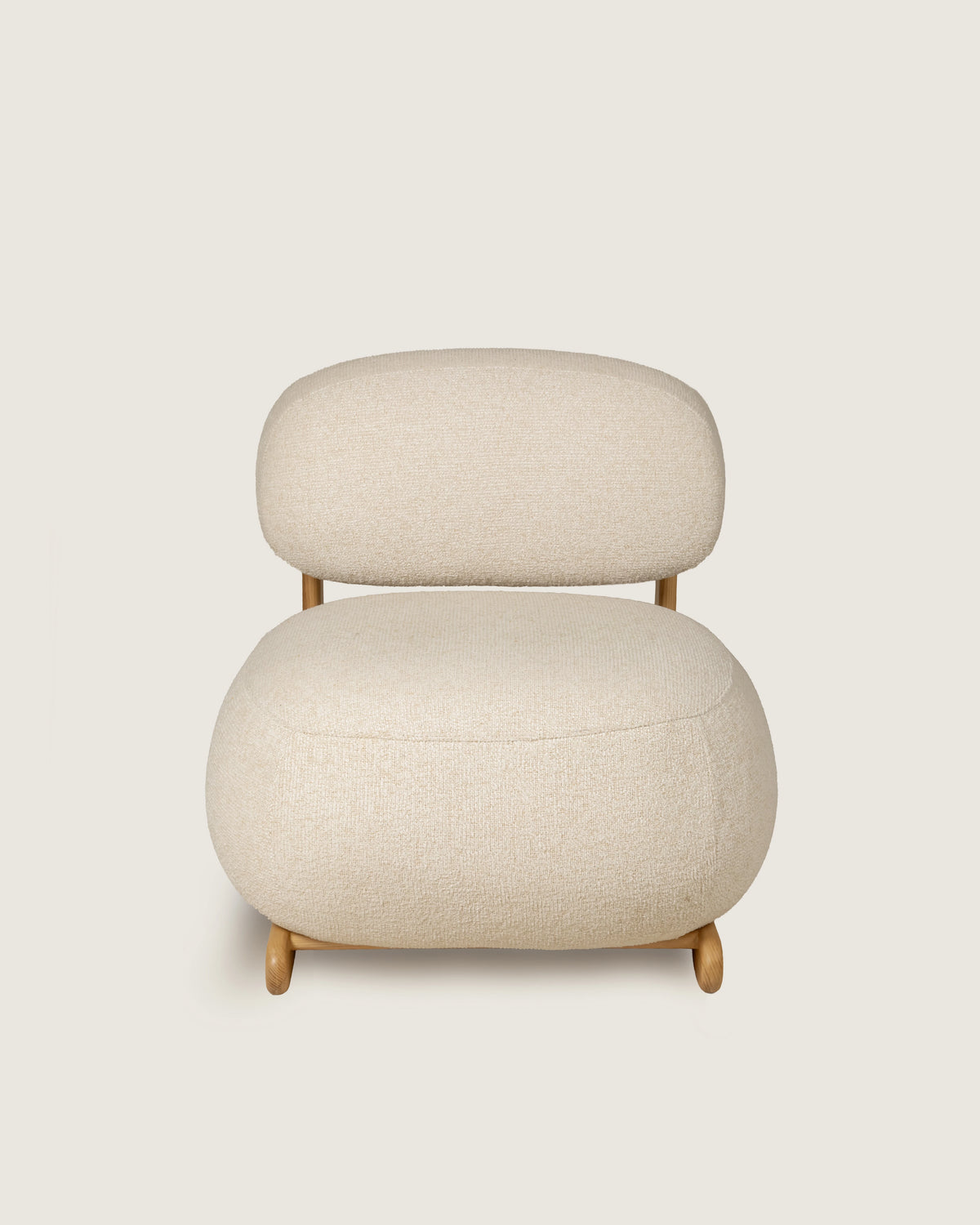 Mare armchair in ash with dolmen creme and dolmen ceniza upholstery