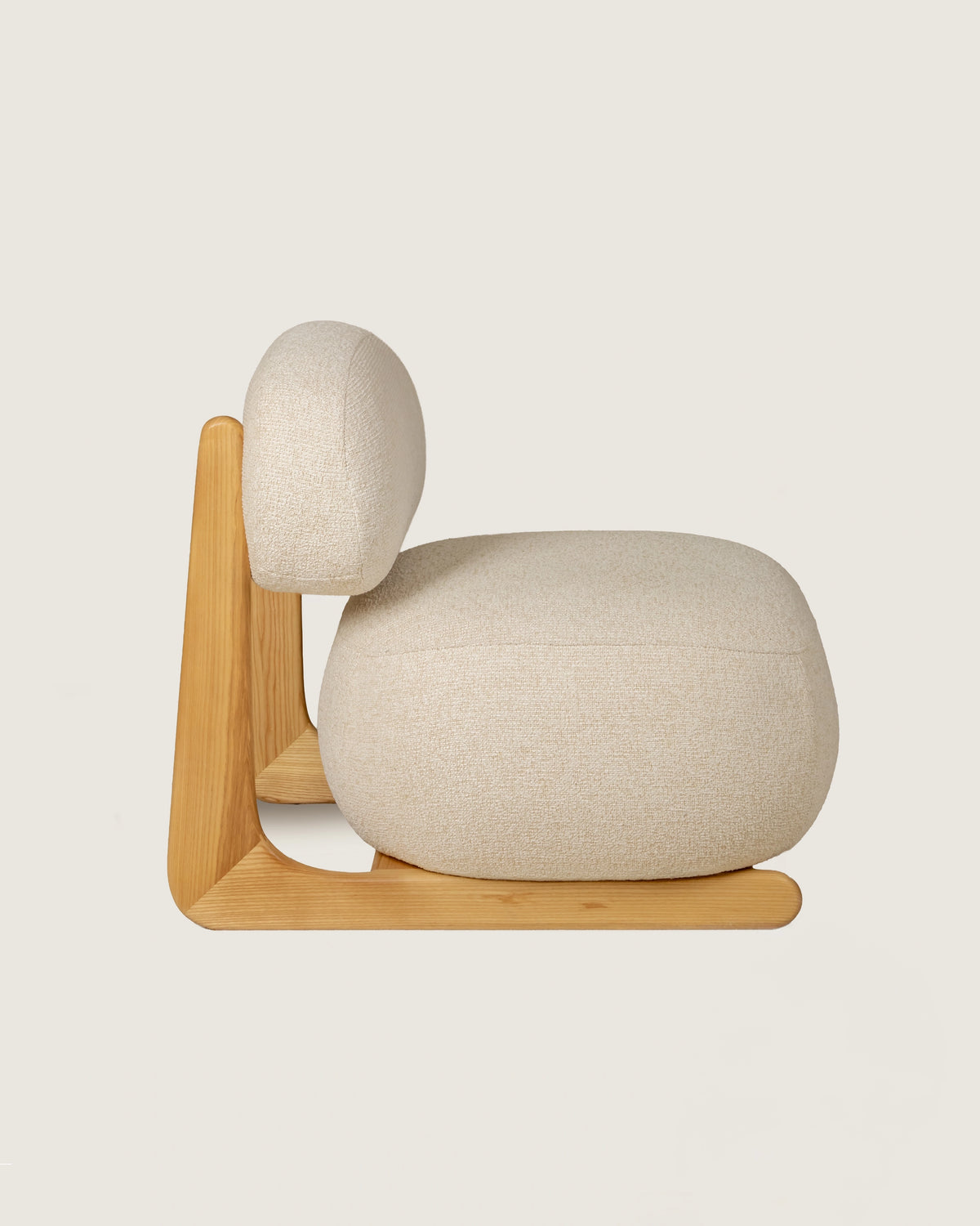 Mare armchair in ash with dolmen creme and dolmen ceniza upholstery
