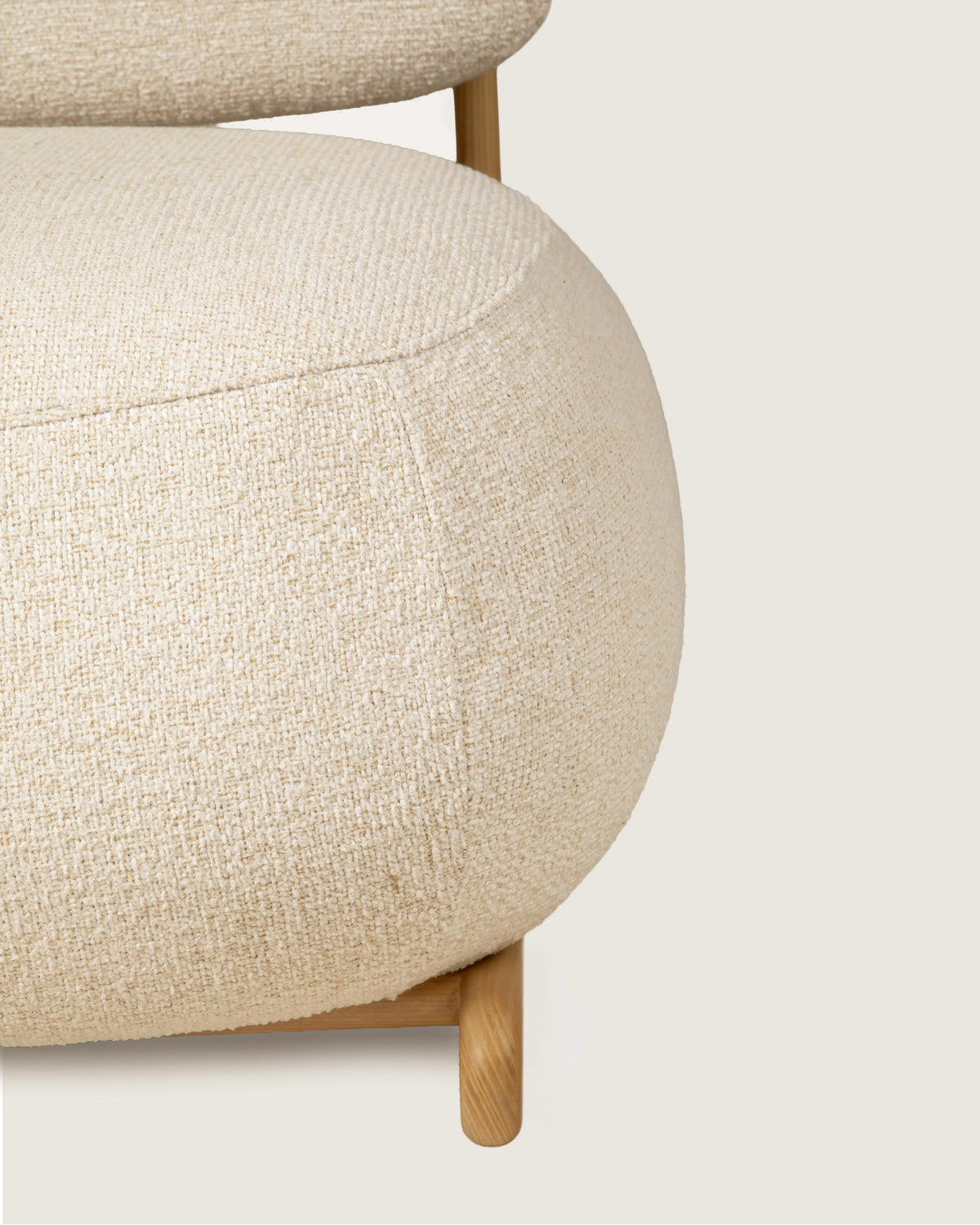 Mare armchair in ash with dolmen creme and dolmen ceniza upholstery