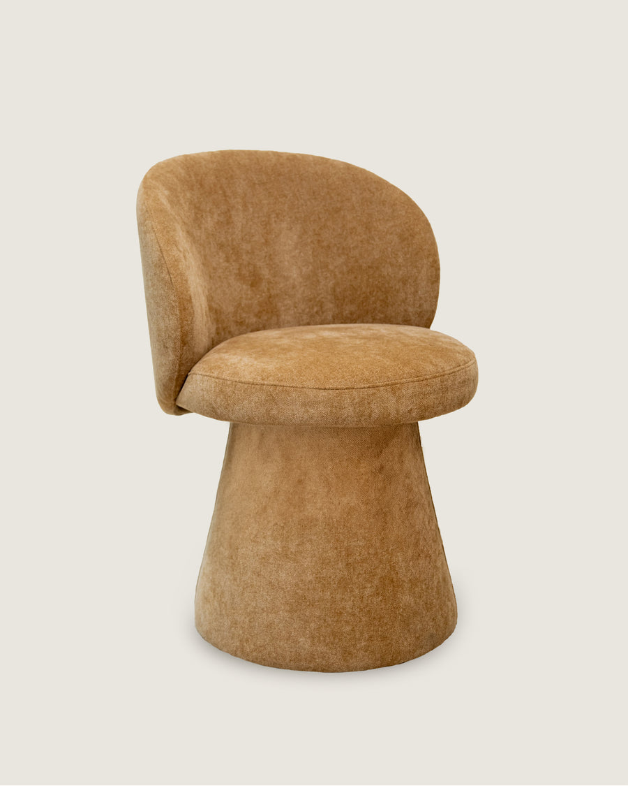 cómoda comedor nórdica tapizada Vita Camel Aura