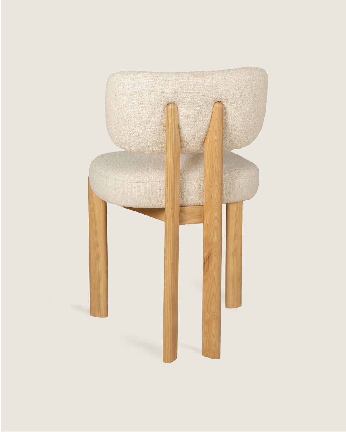 Silla cómoda comedor nórdica tapizada madera fresno maciza patas de madera Jade