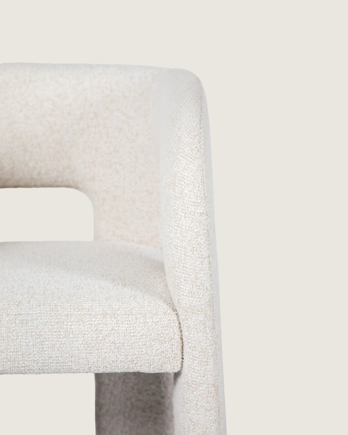 Silla cómoda comedor nórdica, tapizada Dolmen crem Vera