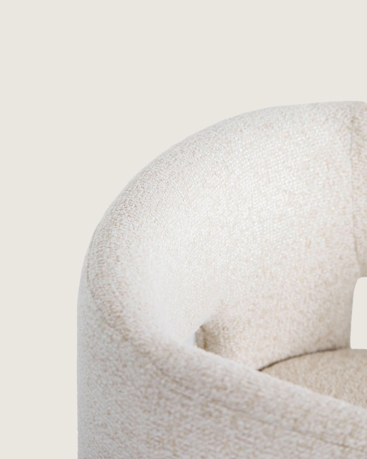 Silla cómoda comedor nórdica, tapizada Dolmen crem Vera