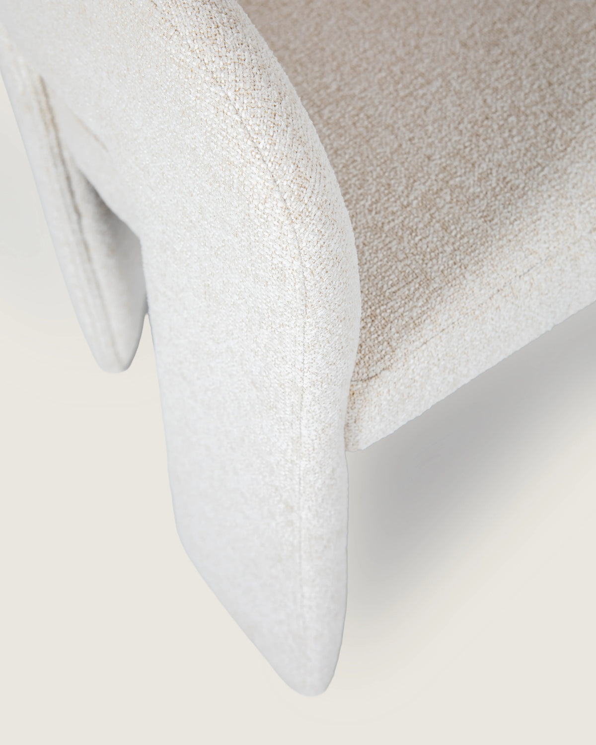 Silla cómoda comedor nórdica, tapizada Dolmen crem Vera