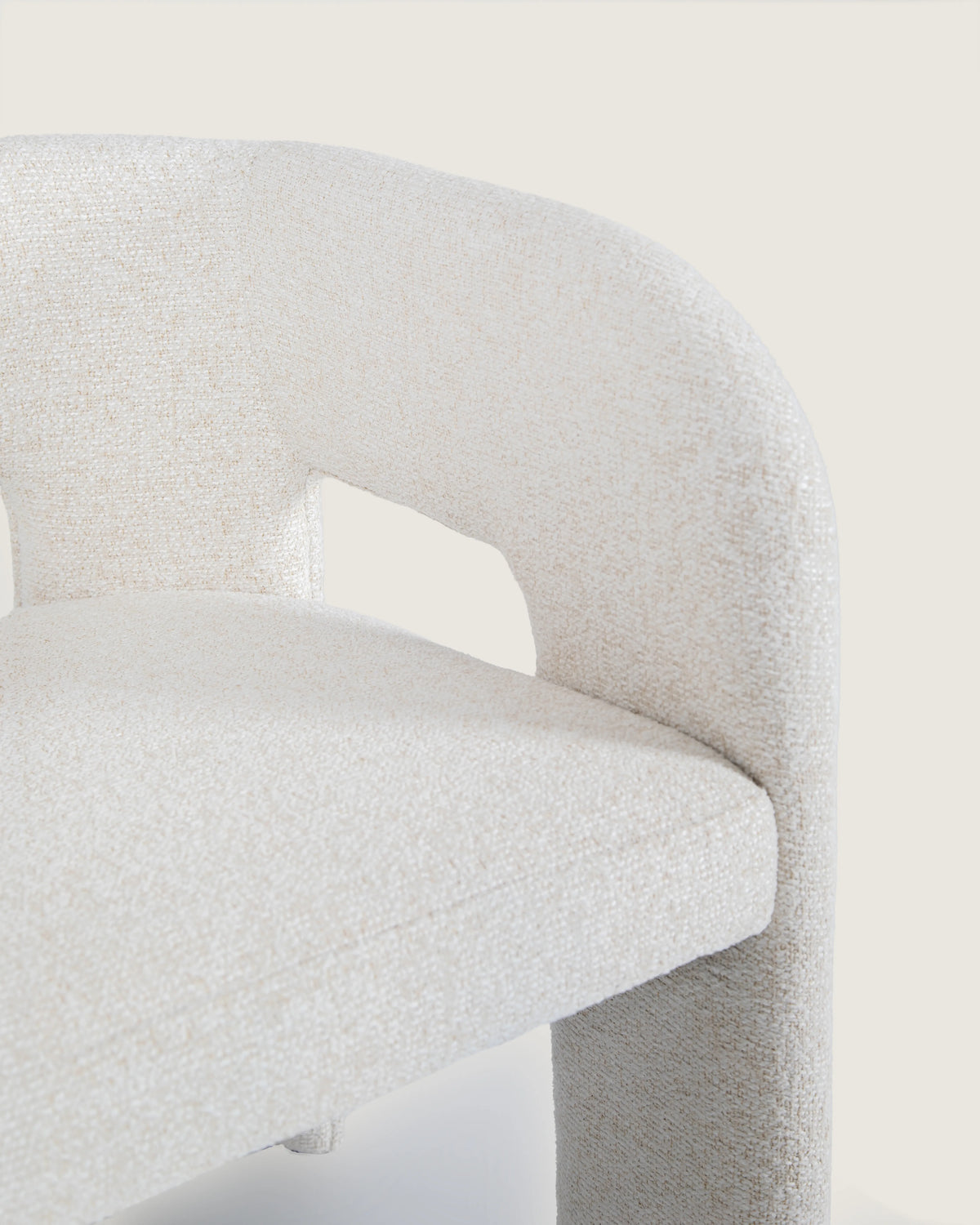 Silla cómoda comedor nórdica, tapizada Dolmen crem Vera