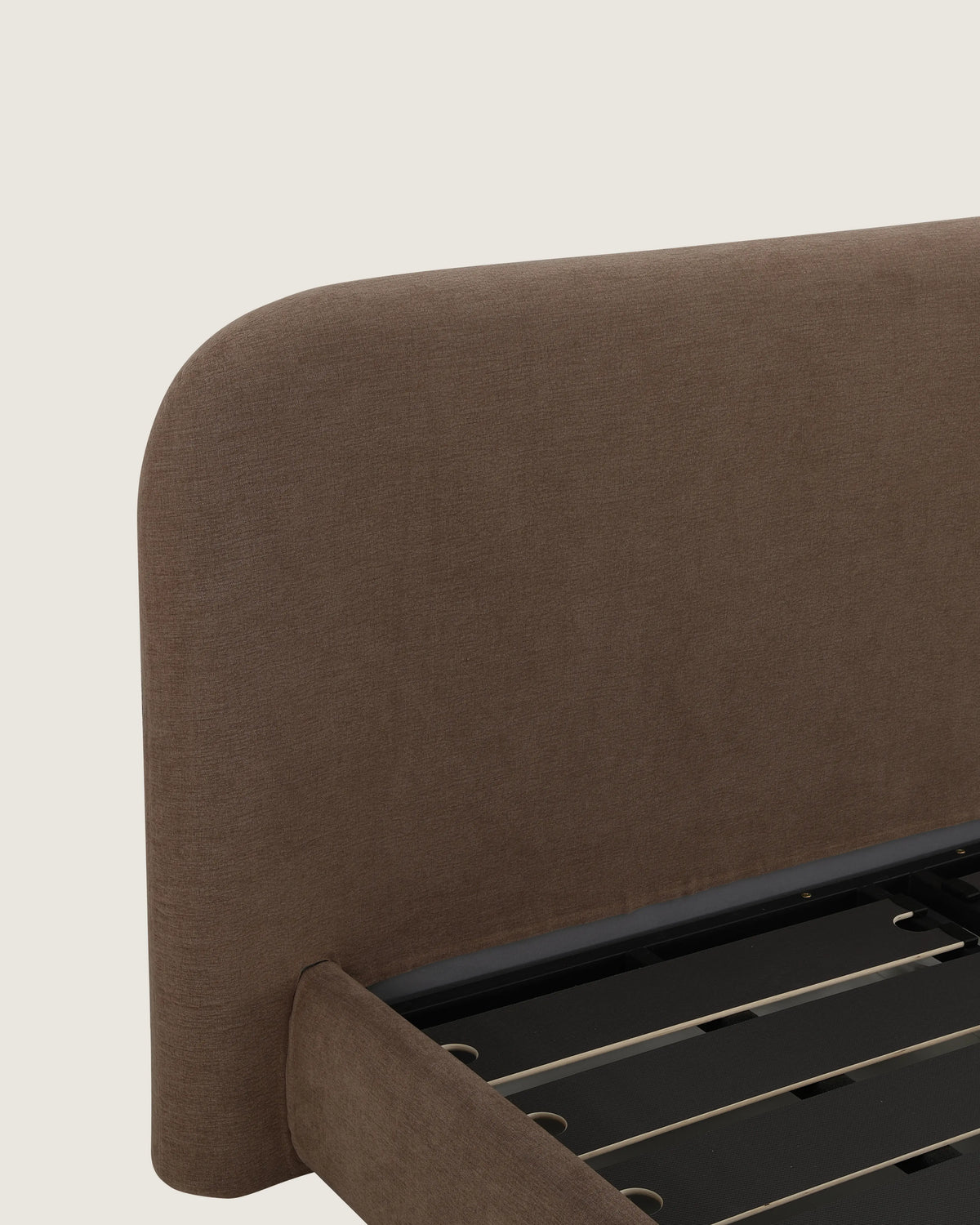 Lit Dana avec coffre de rangement et revêtement personnalisé pour matelas 160 × 200 cm