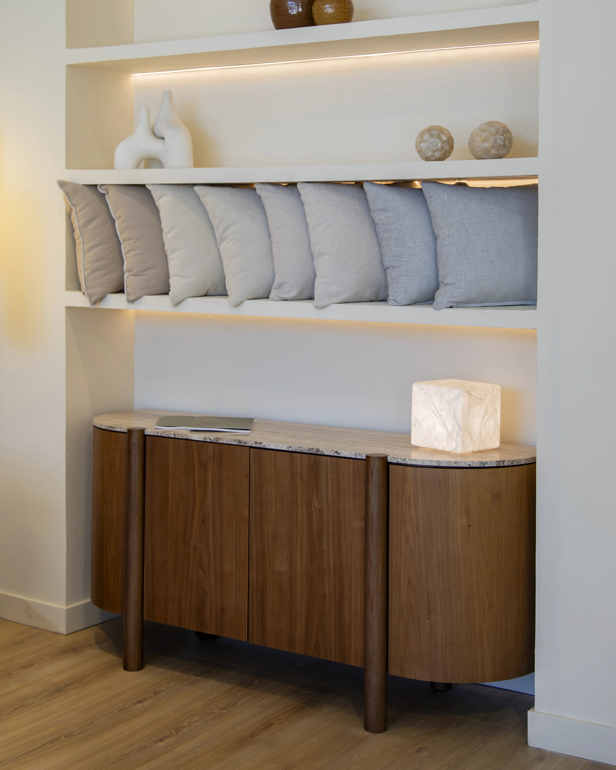 Cube table lamp