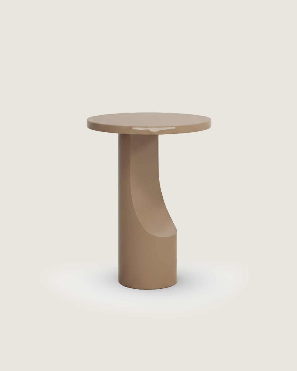 Mesa auxiliar salón comedor redonda microcemento calidad premium pequeña beige alto brillo Alia