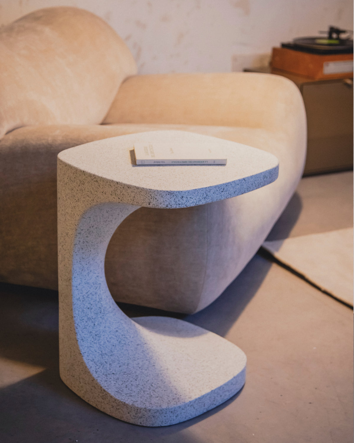 Table d'appoint carrée 39x39 en microterrazzo Flint