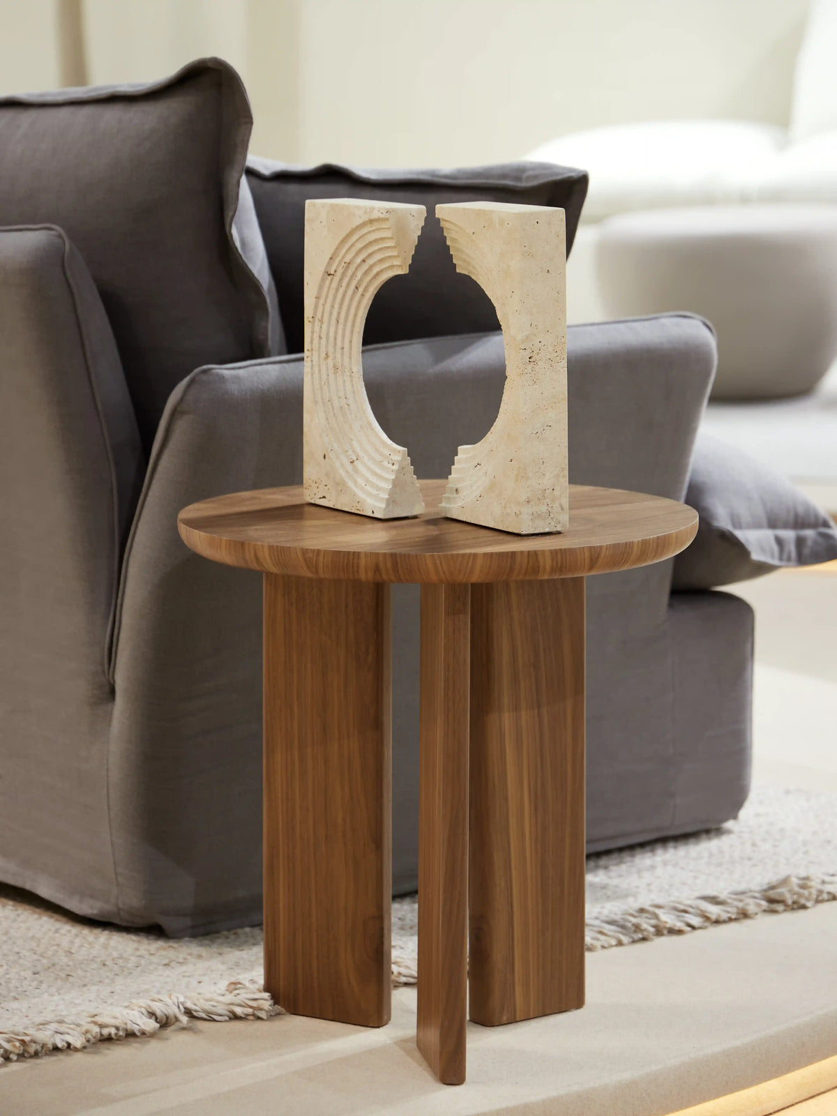 Mesa auxiliar salón comedor redonda madera calidad premium pequeña nogal Zen