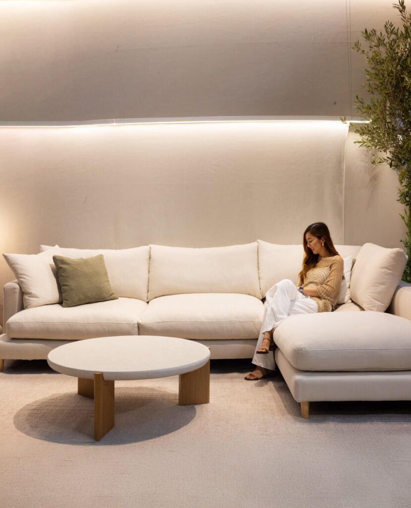 Ambiente-FHV25-Sofá Delos-Nora